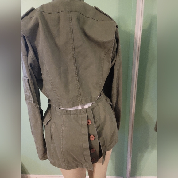 Push Button Khaki Cut-out point cargo jacket w/ open back - Picture 15 of 15